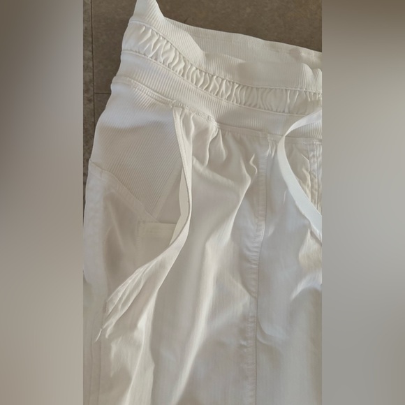 Lululemon Dance Studio Mid-Rise Crop Size 6 - Picture 7 of 12